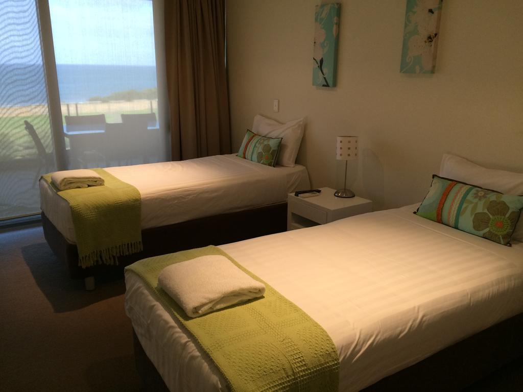 Onshore Torquay Room photo