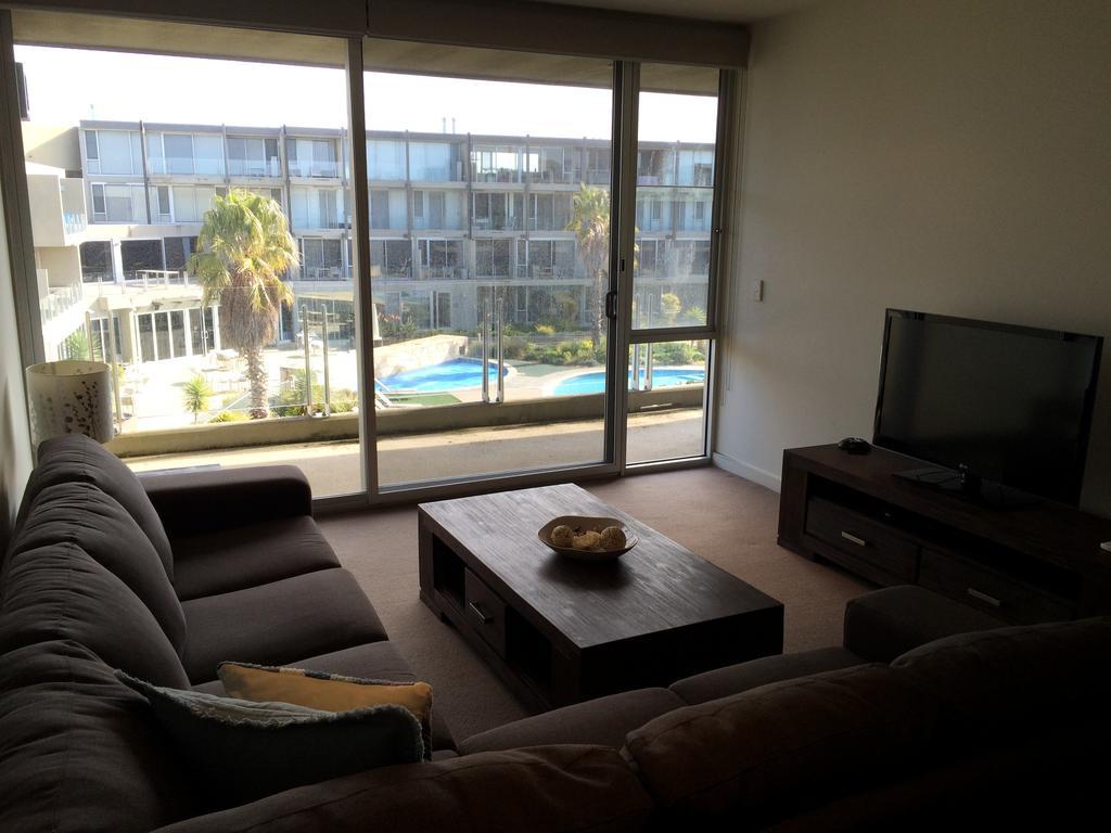 Onshore Torquay Room photo